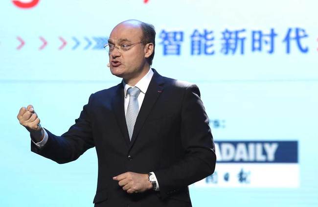 David Gosset delivers a speech at the 7th session of Vision China held in Tianjin Media Theatre on May 17, 2019. [Photo: China Daily/Wang Jing]