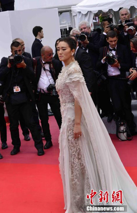 The veteran Chinese actress Gong Li arrives at the opening ceremony of the 72nd Cannes International Film Festival on Tuesday, May 14, 2019.[Photo: Chinanews.com]