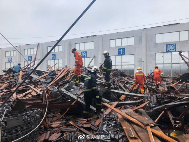 Rescuers work at the incident site in the city of Changzhou, Jiangsu Province on May 26, 2019. [Photo: cctv.com]