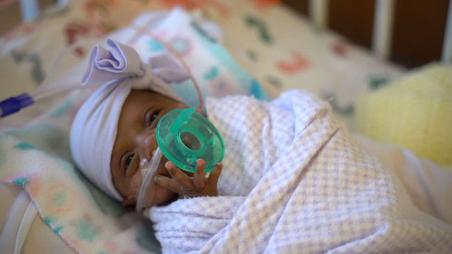 In this picture received by AFP from Sharp Mary Birch Hospital for Women & Newborns on May 29, 2019, shows baby Saybie, the world's smallest surviving newborn, when she weighed 3 lbs in March 2019 in San Diego, California. [Photo: AFP]