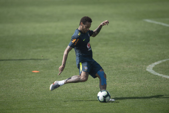 Brazil's footballer Neymar takes part in a training session of the national team at the Granja Comary sport complex in Teresopolis, Brazil, on June 1, 2019 ahead of the Copa America football tournament. [Photo: AFP/Mauro Pimentel]