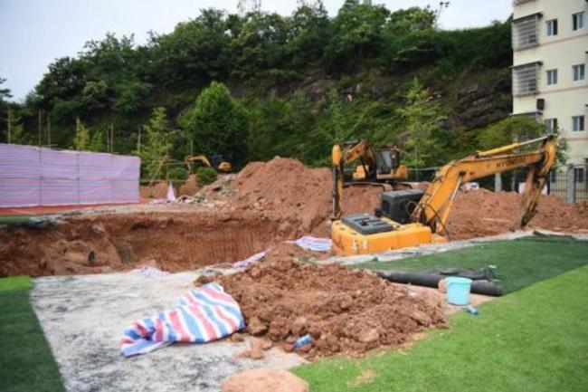 The excavation site on the playground of Xinhuang No. 1 Middle School in Huaihua, Central China's Hunan province, on June 21, 2019. [Photo: Xinhua]
