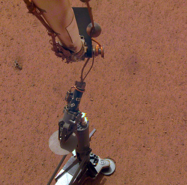 NASA's InSight lander placed its seismometer on Mars on Dec. 19, 2018. [File Photo: IC]