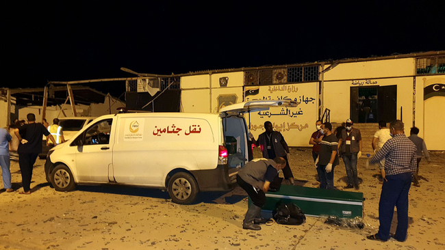 Emergency workers arrive at the scene at Tajoura Detention Center, east of Tripoli, Libya, July 3, 2019. Nearly 40 migrants were killed and more than 70 wounded in an air strike on the detention center in a suburb of the Libyan capital Tripoli. [Photo: VCG]