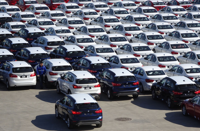 A batch of passenger cars at an auto dock, in Dalian, northeast China’s Liaoning Province, on March 8, 2017. [File Photo: VCG]