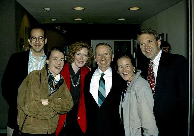 Presidential Candidate H. Ross Perot poses with his campaign staff after making an appearance on the CBS Sunday morning talk show ''Face The Nation”, in Washington, DC., USA, April 4, 1992. [File Photo: IC]<br>