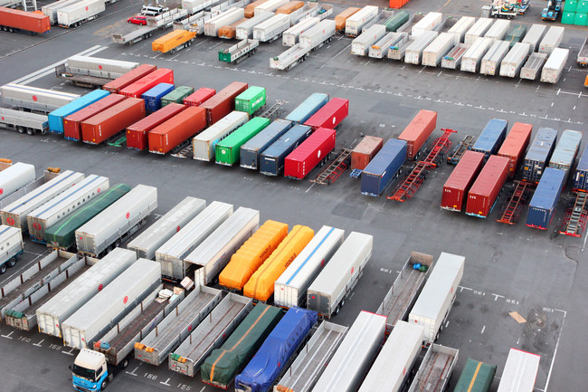 Containers are seen at a port in Tokyo, Japan, in November, 2013. [File Photo: IC]