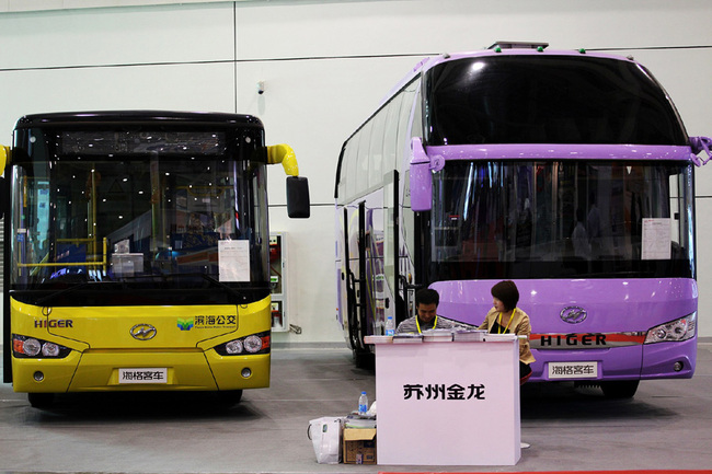 Two vehicles from the Chinese brand King Long on display at the International Logistics Technology and Services Expo. [File Photo: VCG]