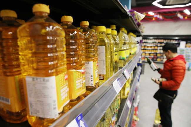 The imported oil at a supermarket in Nantong, Jiangsu Province. [File photo: IC]