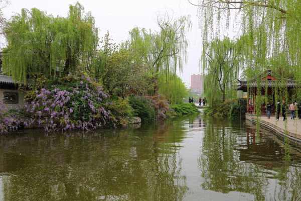 A file photo of Daming Lake in Jinan, Shandong Province. [Photo: Imagine China]