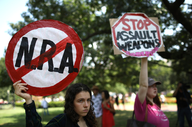 In the wake of mass shootings in El Paso, Texas and Dayton, Ohio, activists gather in Lafayette Park across from the White House during a gun reform legislation rally sponsored by various protest groups on August 6, 2019 in Washington, DC. [File Photo: VCG/Getty Images/Win McNamee]