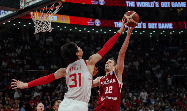 China loses to Poland 79-76 in the second round of Group A, 2019 FIBA Basketball World Cup on September 2, 2019. [Photo: IC]<br>China loses to Poland 79-76 in the second round of Group A, 2019 FIBA Basketball World Cup on September 2, 2019. [Photo: China Plus]