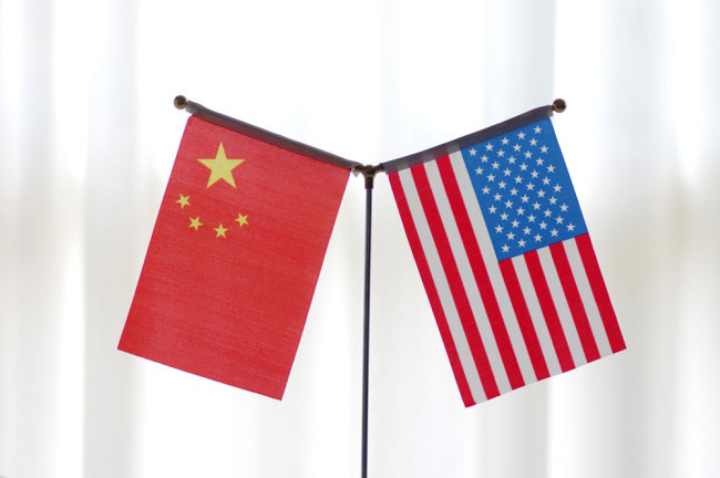 National flags of China and the United States [File photo: IC]