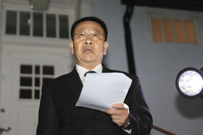 North Korean negotiator Kim Miyong Gil reads statement outside the North Korean Embassy in Stockholm, Sweden, Saturday, Oct. 5, 2019. [Photo: AP]