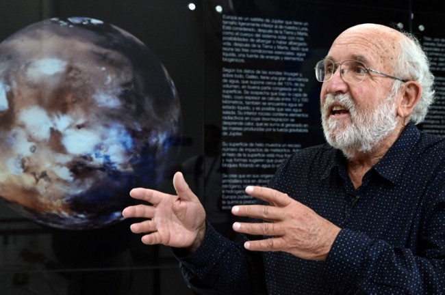 Swiss astrophysicist Michel Mayor, the Nobel Prize in Physics 2019 and co-discoverer of the first exoplanet, speaks during an interview at the Spanish Astrobiology Center in Torrejon de Ardoz on October 9, 2019. [Photo: AFP/ JAVIER SORIANO] 