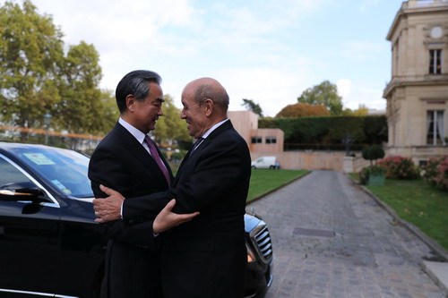 Chinese State Councilor and Foreign Minister Wang Yi meets with French Foreign Minister Jean-Yves Le Drian in Paris on Monday, October 21, 2019. [Photo: fmprc.gov.cn]