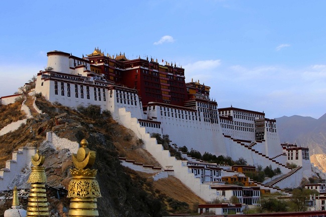 View of the Potala Palace (Pothala Palace) in Lhasa, southwest China's Tibet Autonomous Region. [File Photo: IC]