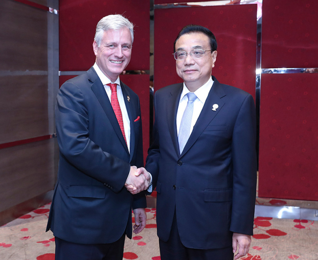Chinese Premier Li Keqiang meets with Robert O'Brien, national security adviser for U.S. President Donald Trump in Bangkok on Monday, November 04, 2019. [Photo: gov.cn]