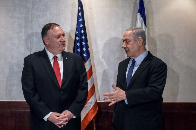 US Secretary of State Mike Pompeo (L) meets Israeli Prime Minister Benjamin Netanyahu (R) on December 4, 2019 in Lisbon. [Photo: AFP]