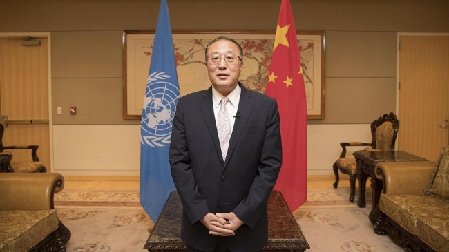 Zhang Jun (Čang Ťün), stálý zástupce Číny v OSN, mluví s médii v New Yorku 21. Září, 2020. / CFP