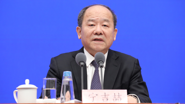 Ning Jizhe (Ning Ťi-če), vedoucí čínského Národního statistického úřadu. Fotografie: CFP