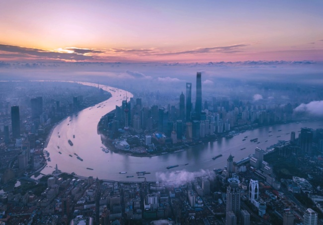 Letecký pohled na Šanghaj. [Fotografie: tisková agentura Nová Čína / Xinhua]