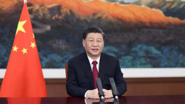 Snímek: Čínský prezident Xi Jinping (Si Ťin-pching) přednesl hlavní projev prostřednictvím videa na zahajovacím plenárním zasedání výroční konference Asijského fóra Boao (BFA); 2021, 20. dubna 2021. / Xinhua