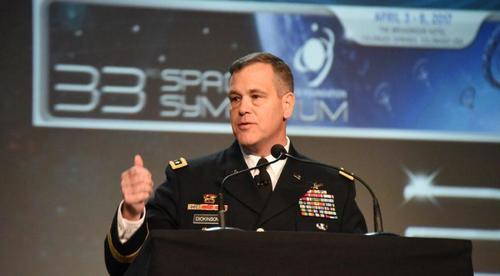 Generál Armády James Dickinson via Space News/USASMDCARSTRAT<br>https://www.zerohedge.com/s3/files/inline-images/spacecommandchief.jpg?itok=tEpzQXir