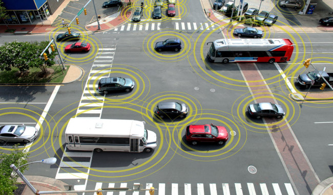 China permite a gobiernos locales gestionar pruebas de circulación de vehículos conectados inteligentes