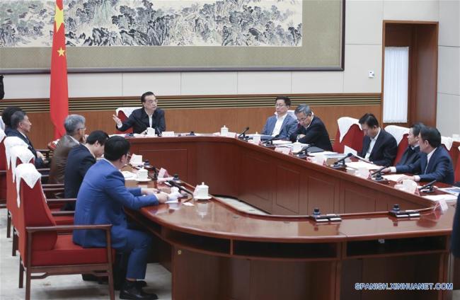Primer ministro Li pide esfuerzos para mantener economía estable y sana