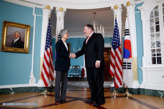 Pompeo se reúne con canciller surcoreana para discutir desnuclearización de RPDC