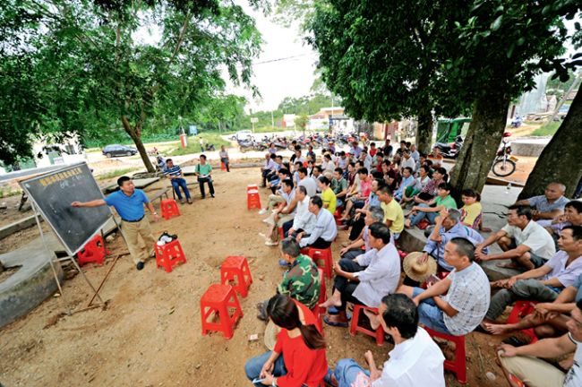 Formación de agricultures para eliminar la pobreza en Tunchang, Hainan