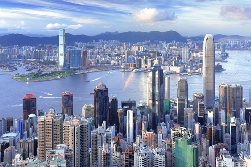Magnate más rico de Hong Kong anuncia reestructuración de sus empresas