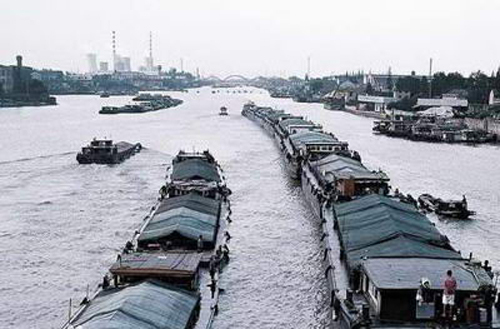 Sigue fluyendo hoy día el Gran Canal que ordenó construir el emperador Yangdi de la dinastía Sui