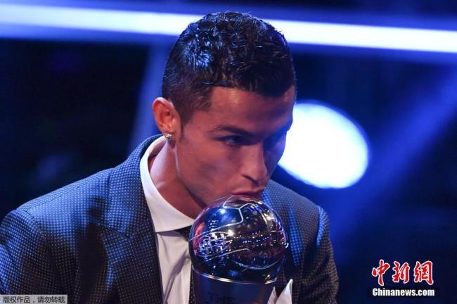 Cristiano Ronaldo élu joueur de l'année FIFA 2017