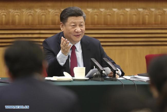Le Président Xi Jinping participe à une discussion de groupe avec des députés du Shandong