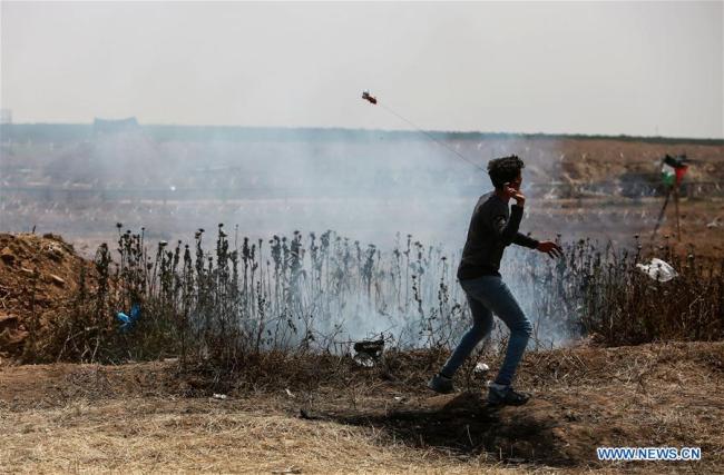 Trente Palestiniens blessés dans des affrontements avec les soldats israéliens dans l'est de Gaza