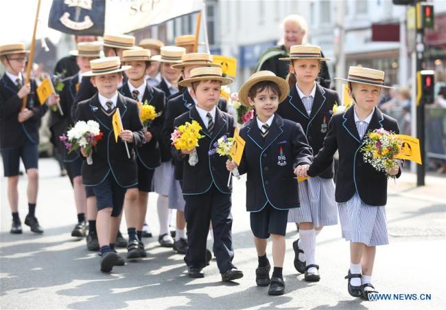  Des enfants participent à la Parade de célébration de la naissance de William Shakespeare à Stratford-upon-Avon, au Royaume-Uni, le 21 avril 2018. Le 454e anniversaire de la naissance de William Shakespeare a été célébré samedi. (Photo : Isabel Infantes)