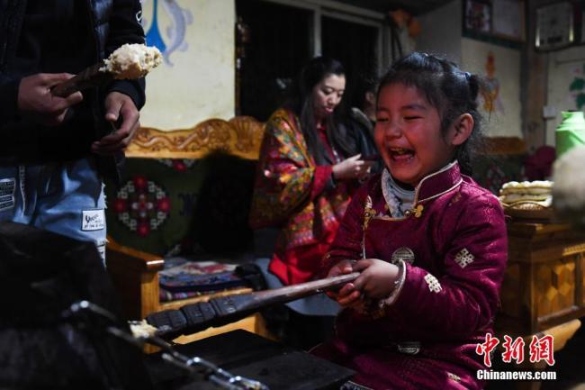 Les habitants de Nyingchi au Tibet célèbrent le Nouvel An Gongbo