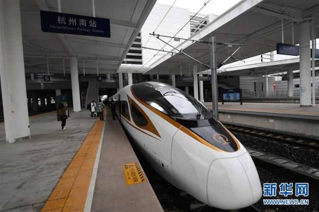Mise à l’essai de deux TGV Fuxing sur la ligne Hangzhou-Huangshan