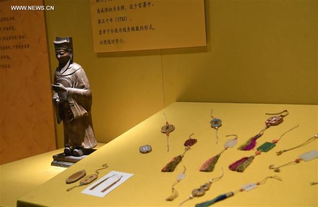 Des objets sont exposés au musée du Palais impérial, ou Cité interdite, à Beijing, capitale de la Chine, le 7 janvier 2019. Des centaines d'objets sont exposés dans le musée lors d'une exposition ayant pour thème : "Célébrer la fête du Printemps dans la Cité interdite". (Photo : Jin Liangkuai)