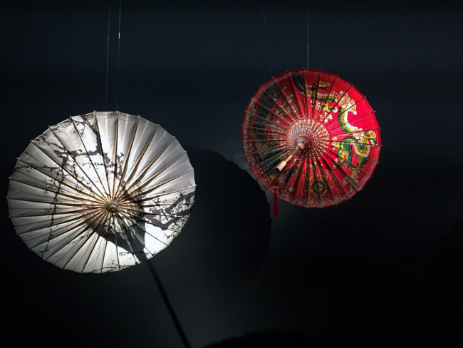 Les parapluies en papier fabriqués par le maître d’art chinois Bi Liufu