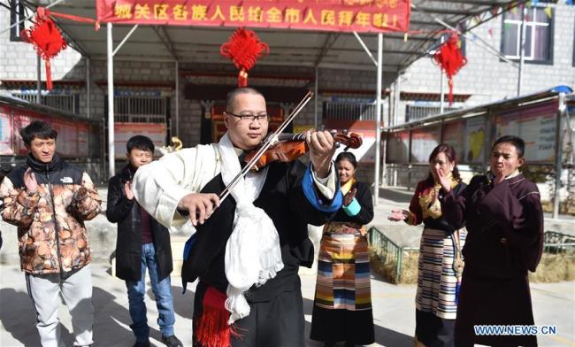 Lhassa : les habitants célèbrent le Nouvel An tibétain et la fête du Printemps