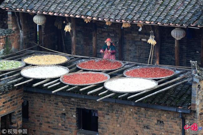 Découvrez la tradition du séchage des récoltes d'automne dans l’est de la Chine