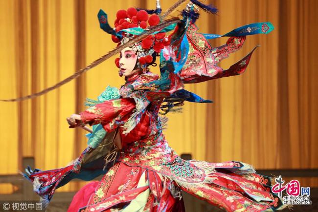 Shenyang : une actrice de l’Opéra de Pékin de 14 ans