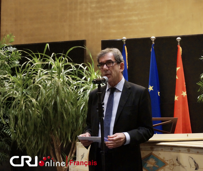 L’Ambassadeur de France en Chine, M. Jean-Maurice Ripert donne un discours lors de la soirée