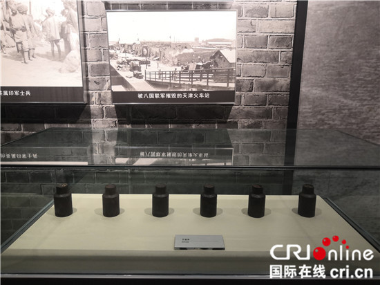 Des grenades exposées au Musée