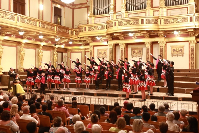 Les chantres de la chorale d’enfants de Yanqing dans la salle de concert Muth à Vienne