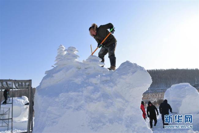 Le 3 décembre, le 3e concours mondial des sculptures de neige a débuté à Hulunbuir, dans la région autonome de Mongolie intérieure (nord de la Chine). Une vingtaine d'équipes chinoises et étrangères participent à cet événement qui durera quatre jours.