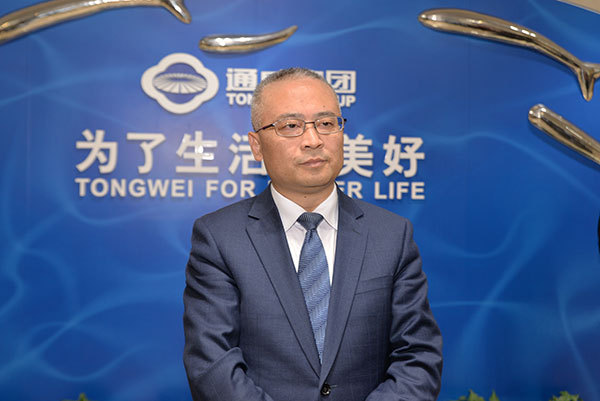 Hu Rongzhu, vice-président du Groupe Tongwei, lors de l’interview